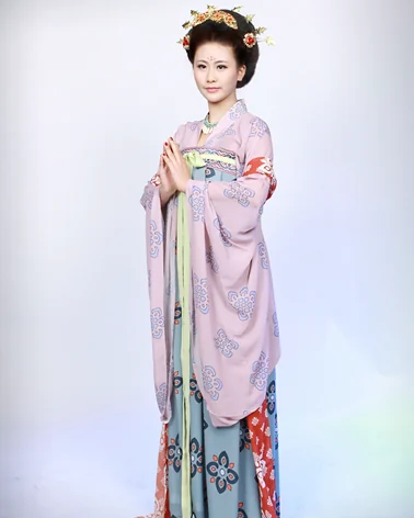 汉服穿搭示例，粉色系上衣与裙装